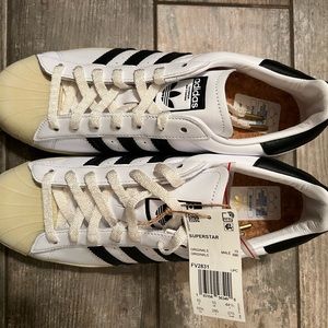 NIB Men’s adidas leather Superstar
